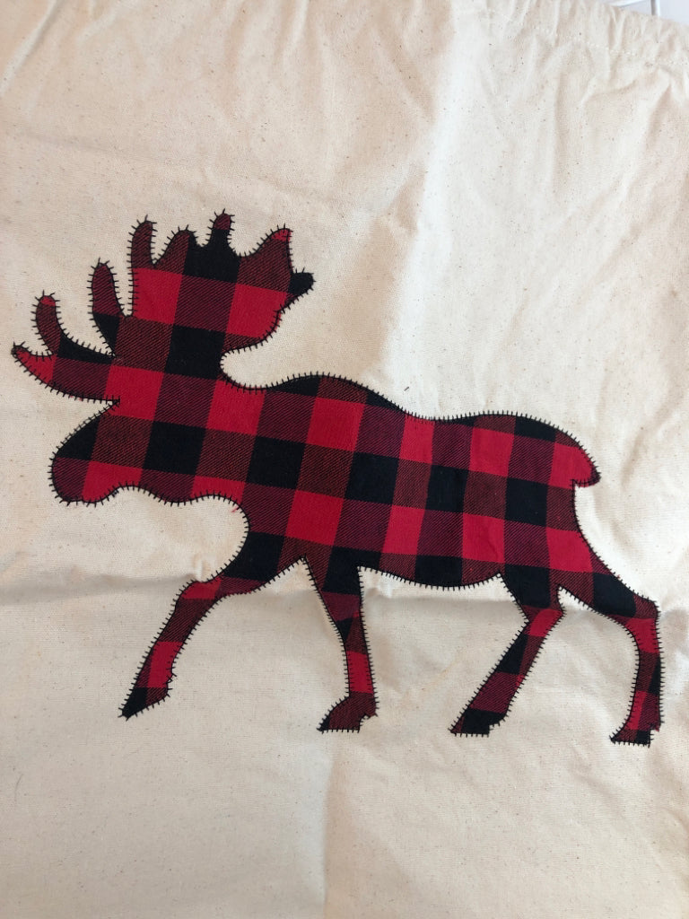 PLAID MOOSE JUMBO GIFT BAG.