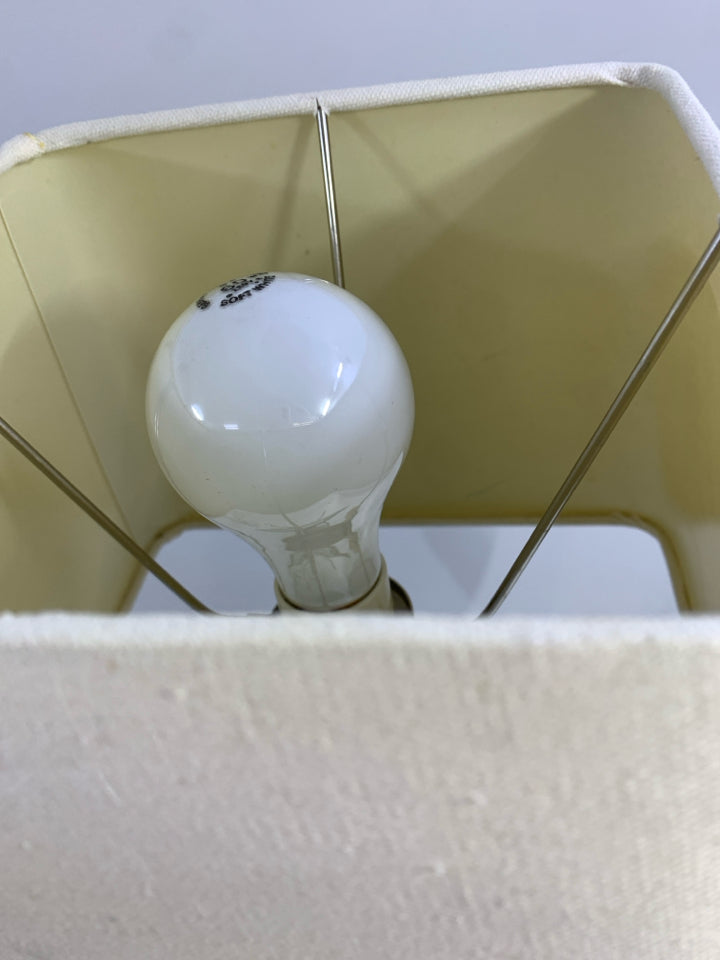 GREEN LEAF METAL GARDEN LAMP W/CANVAS SHADE.