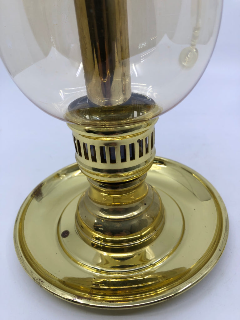 2 BRASS TAPER CANDLE HOLDER W IRIDESCENT.