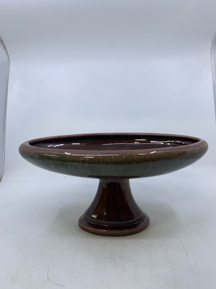 VTG FOOTED OVAL W/ GREEN FAINTED DRIP.