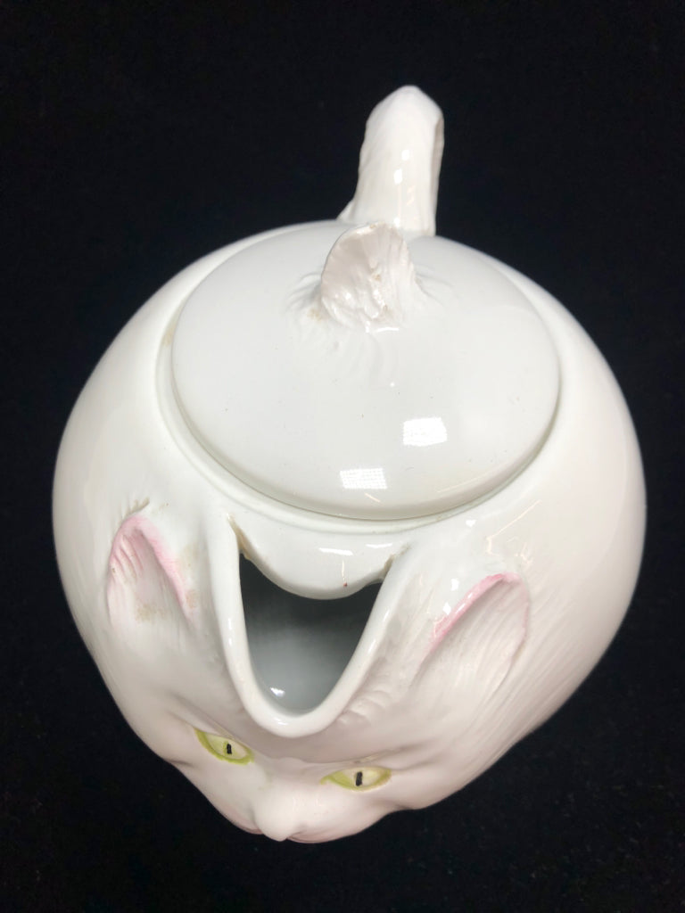 WHITE CAT CERAMIC TEAPOT W/LID.