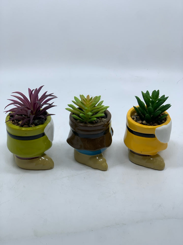 3 FAUX SUCCULENTS IN RESIN 7 DWARFS PLANTERS.