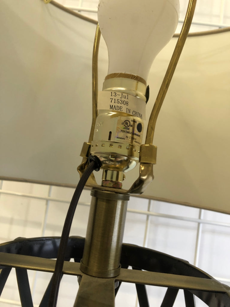 GEOMETRIC METAL TABLE LAMP W/CANVAS SHADE.