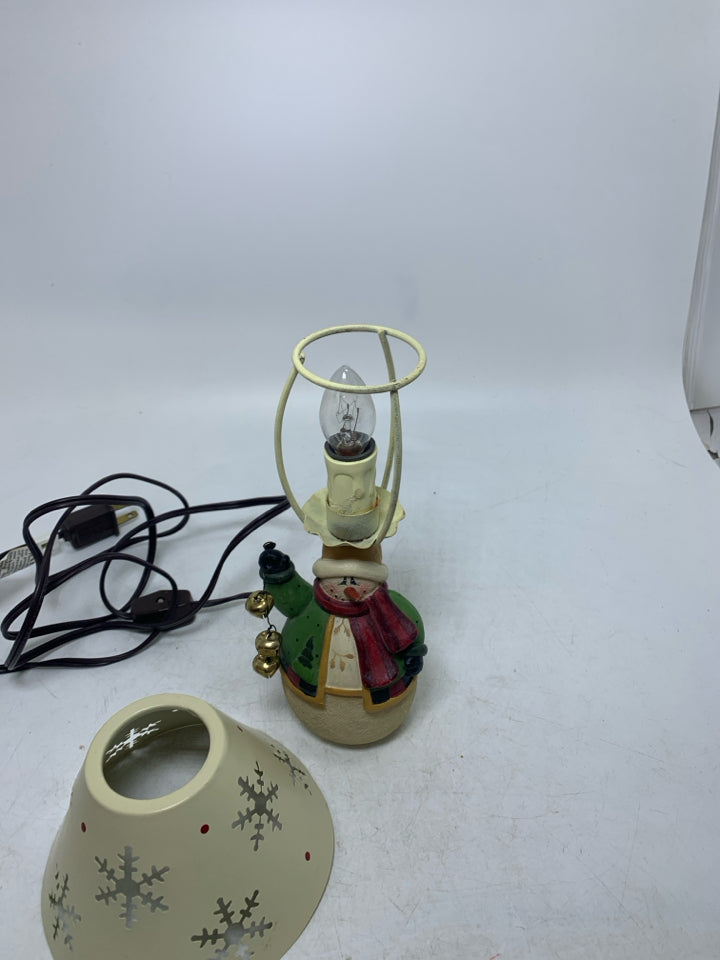 PRIMITIVE STYLE SNOWMAN HOLDING BELLS SMALL TABLE LAMP.