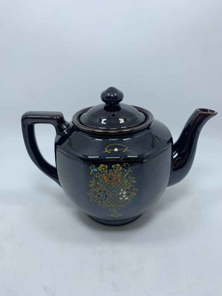 VTG BROWN CERAMIC TEAPOT W/GOLD LATTICE DESIGN.