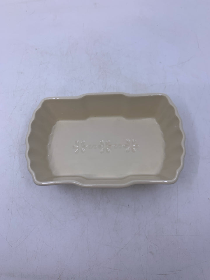 SMALL STONEWARE BAKER.