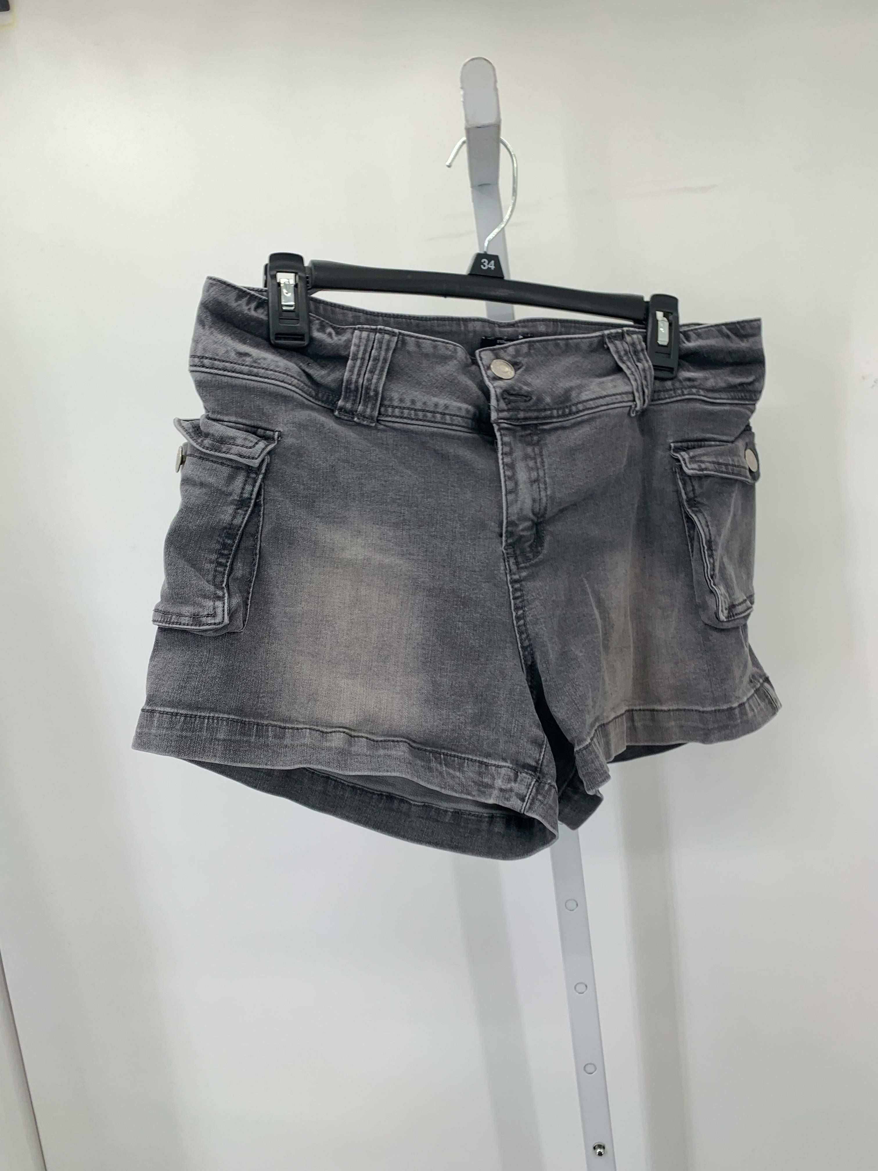 Refuge Size 11 Juniors Shorts