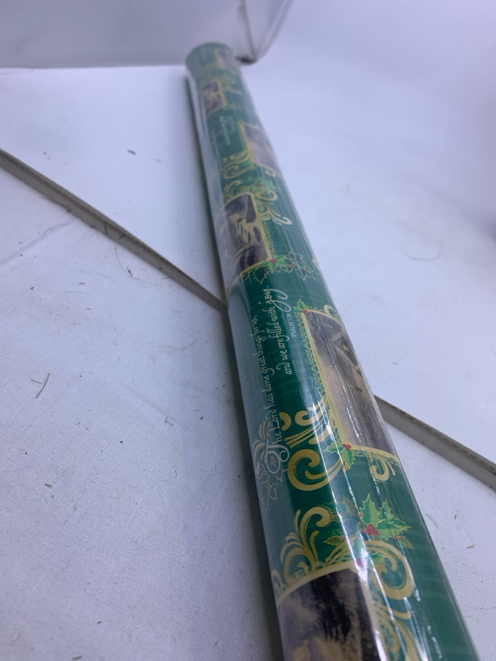 NIP GREEN WINTER COTTAGE WRAPPING PAPER.