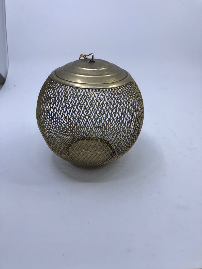 GOLD MESH ORNAMENT W REMOVABLE TOP.