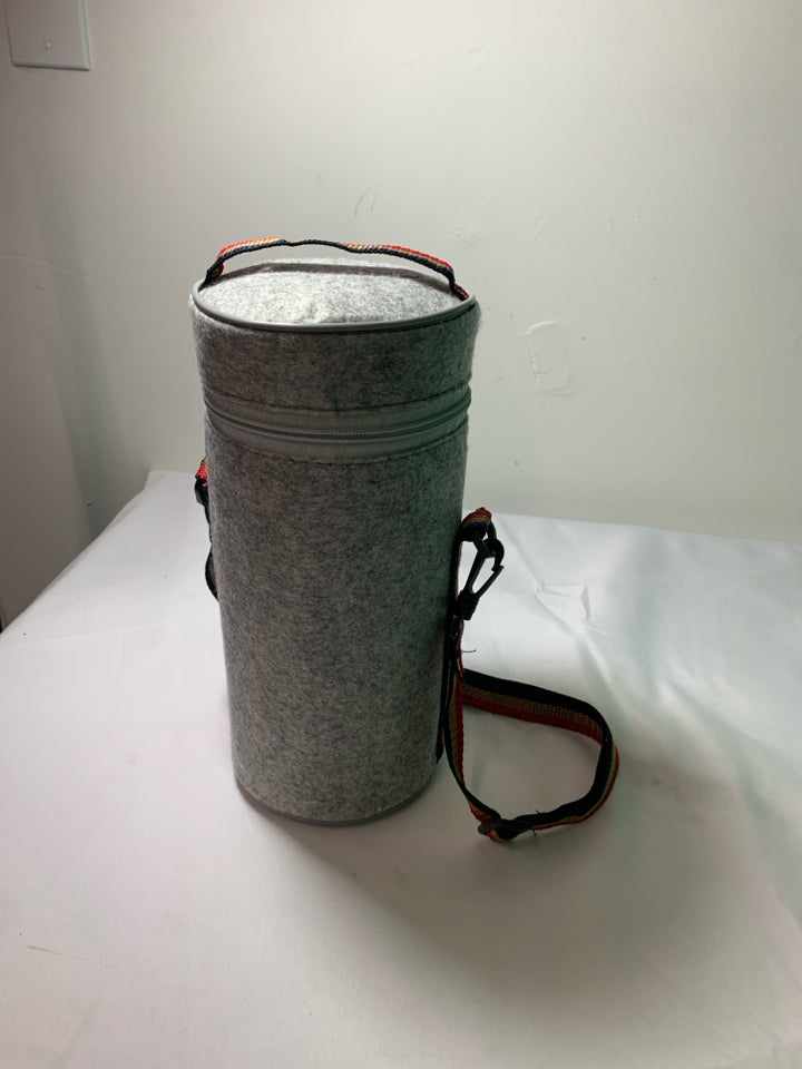 TEAL BENTO STACKABLE STORAGE CONTAINERS WITH GRAY CARRYING CASE.