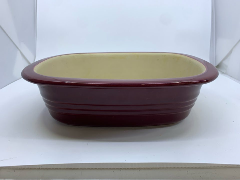 HEAVY RED OVAL STONEWARE PAMPERED CHEF BAKER.