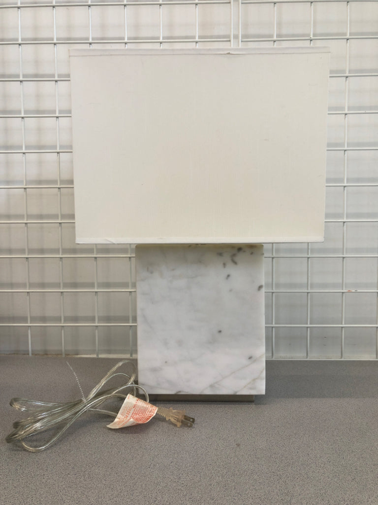 HEAVY SQUARE BASE MARBLE LAMP.