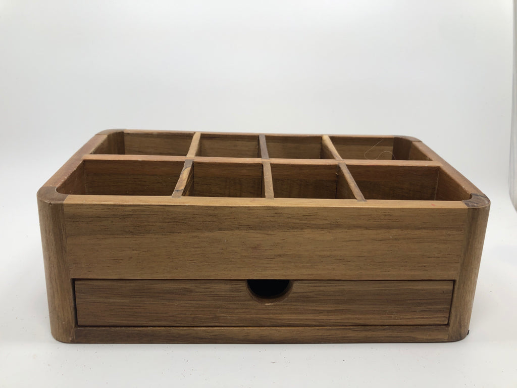 DIVIDED WOODEN MAKE-UP ORGANIZER W/DRAWER.