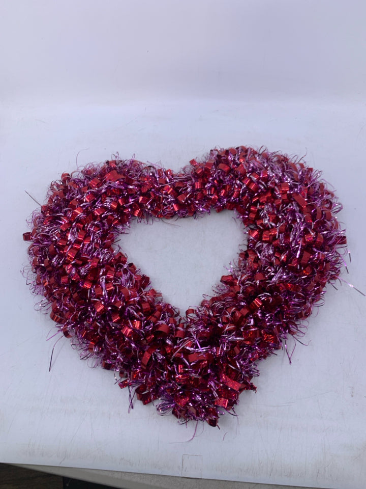 HEART SHAPE TINSEL WREATH.