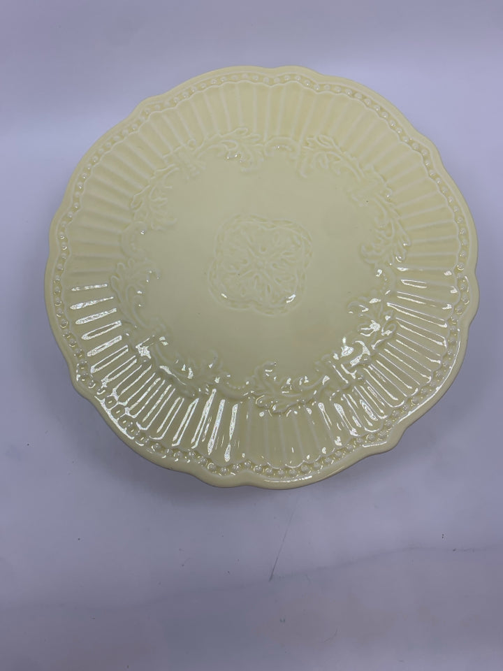 CERAMIC DESSERT STAND W/SCALLOP EDGE.
