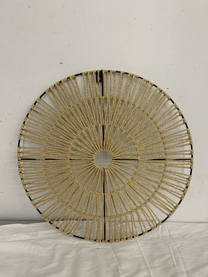 BLONDE WOVEN ROUND WALL DECOR.