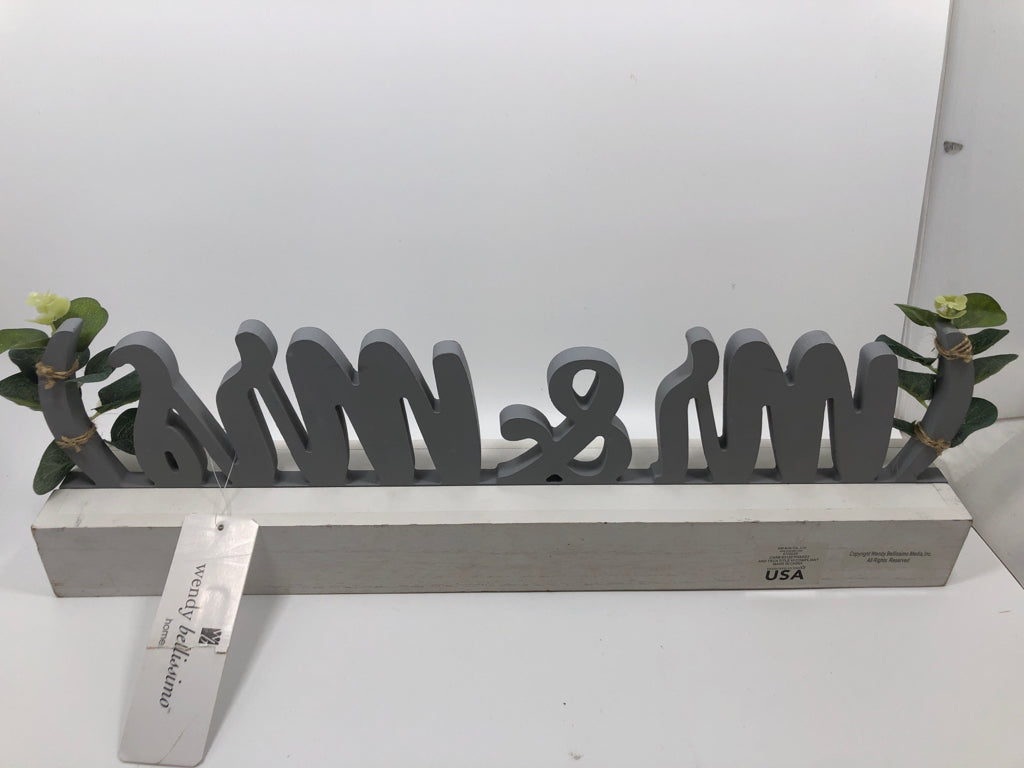 MR&MRS WOOD BLOCK SIGN.