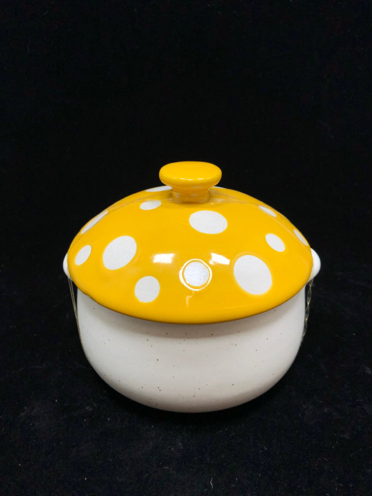 WORLD MARKET YELLOW MUSHROOM SOUP BOWL.