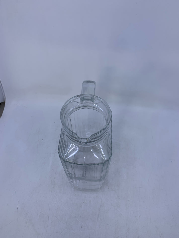 CLEAR GLASS RIBBED PITCHER.