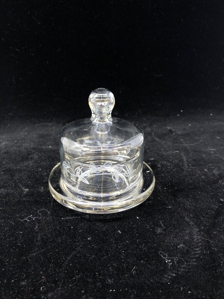 SMALL CLEAR GLASS BUTTER HOLDER W/ ETCHED LEAVES.