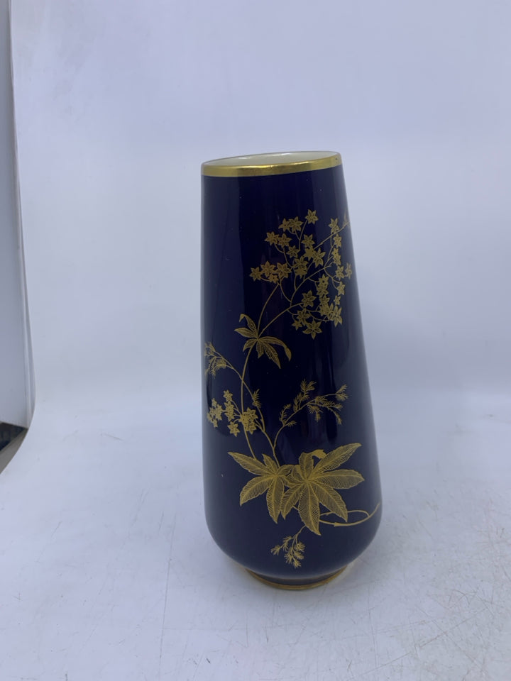 COBALT BLUE VASE W/ DETAILED FLOWERS/LEAVES.