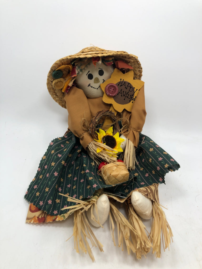 HAPPY AUTUMN FABRIC SCARECROW WALL HANGING.