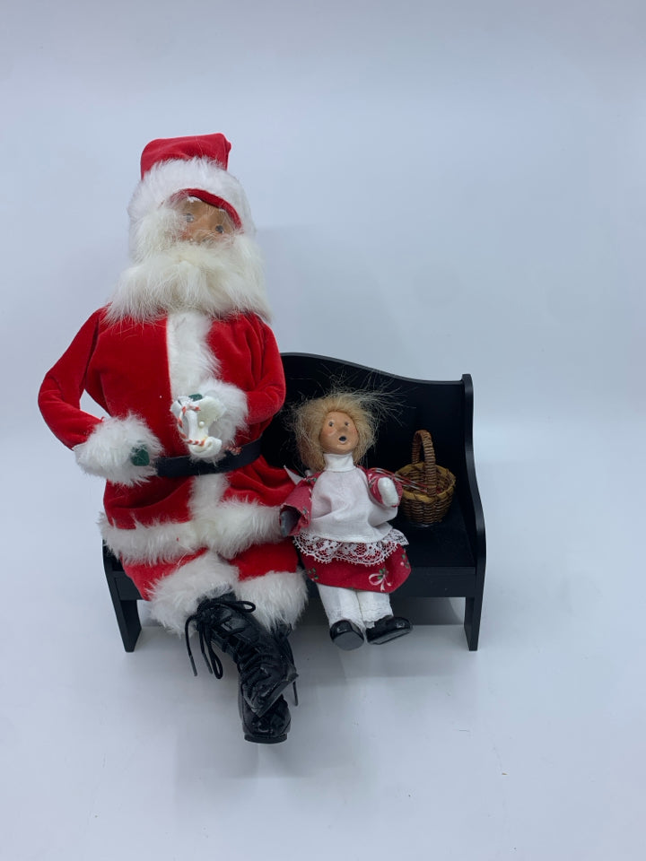 1998 BYERS' CHOICE SANTA ON BENCH W LITTLE GIRL.