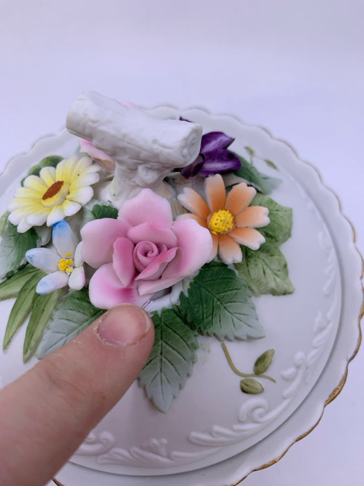 WHITE CERAMIC FOOTED BOWL W/ EMBOSSED COLORFUL FLOWERS W/ LID.