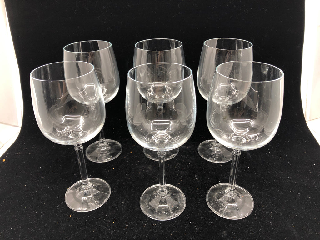 6 SHORT WIDE BODY WINE GLASSES.