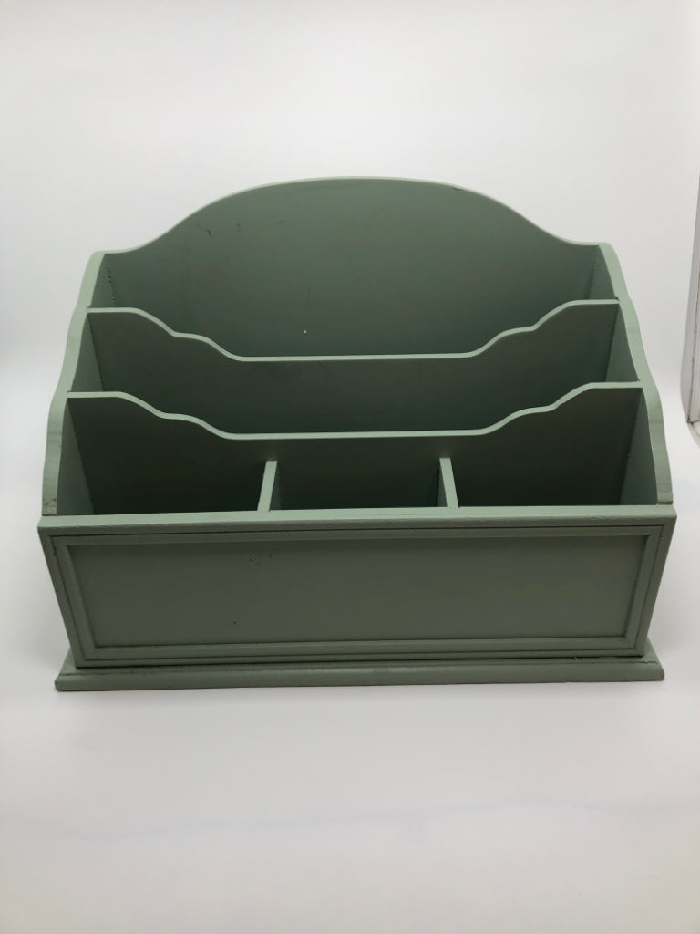 TEAL DESKTOP ORGANIZER.