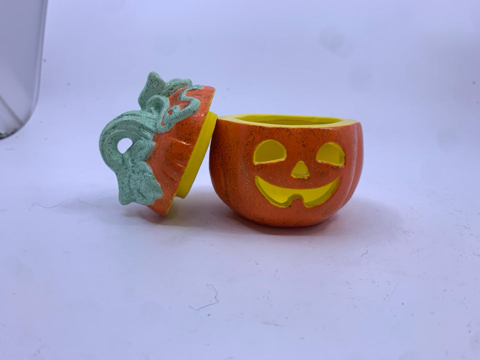 JACK O LANTERN TEA LIGHT HOLDER.