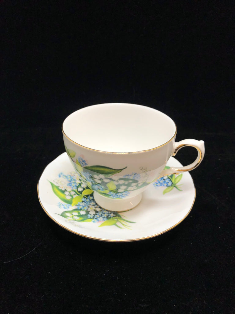 WHITE/BLUE BOUQUET TEACUP & SAUCER - QUEEN ANNE.