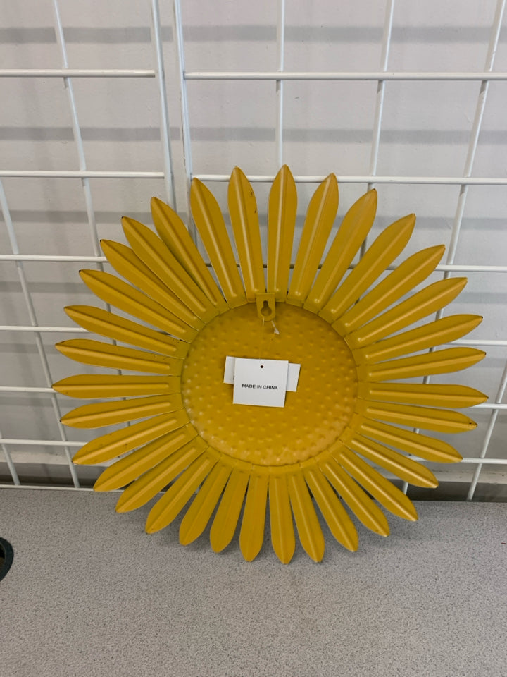 LG METAL SUNFLOWER WALL DECOR.