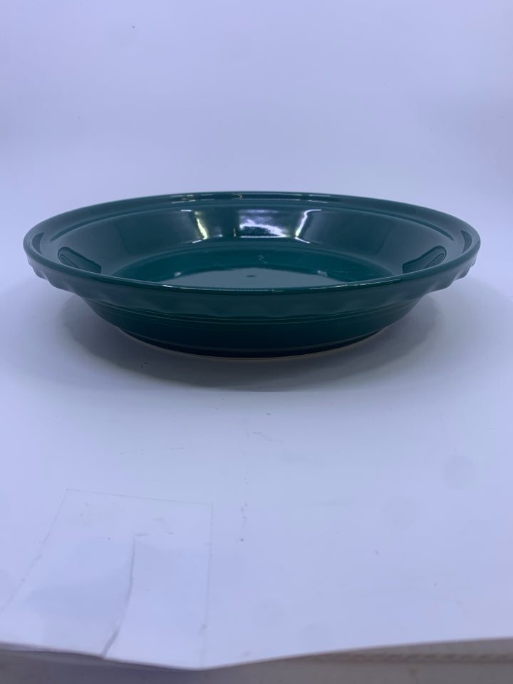 FOREST GREEN FIESTA WARE PIE PLATE.