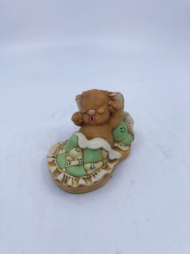 VTG PENDELFIN BUNNY SNUGGLES AWAKE.