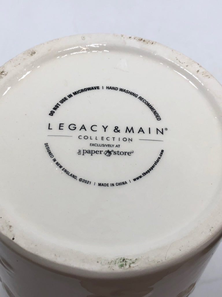 CERAMIC WHITE/BLACK PAW PRINT CANISTER W/LID.