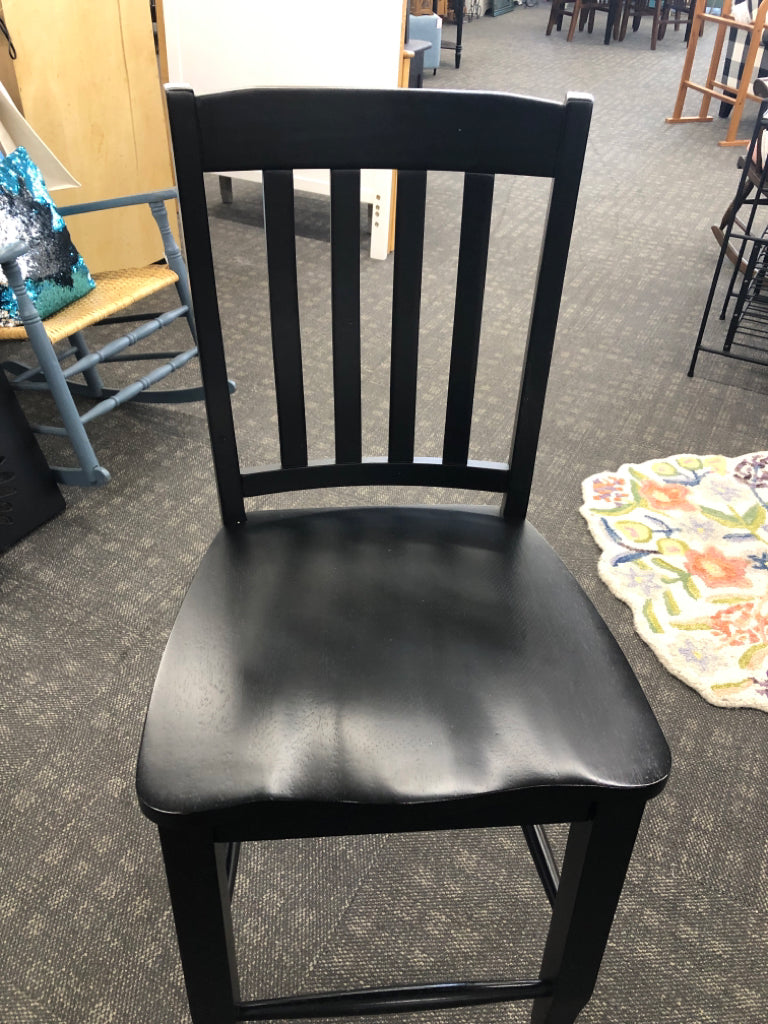 BLACK KITCHEN TABLE W 6 HIGH CHAIRS.