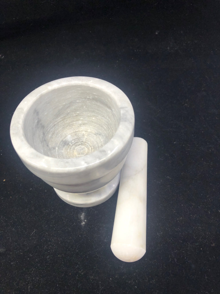 HEAVY MARBLE MORTAR AND PESTLE.