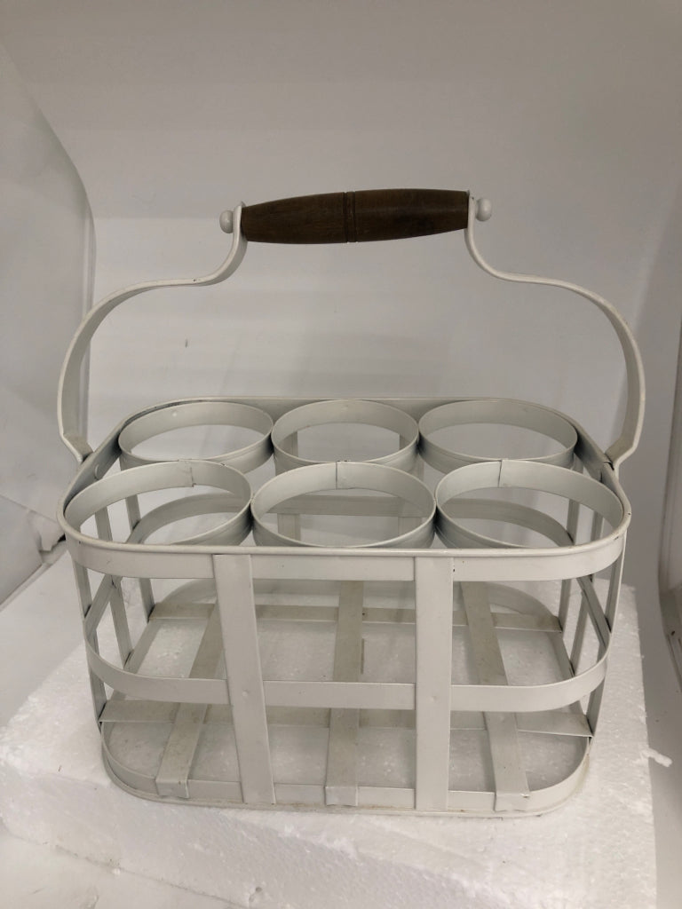 WHITE METAL BOTTLE CARRIER.