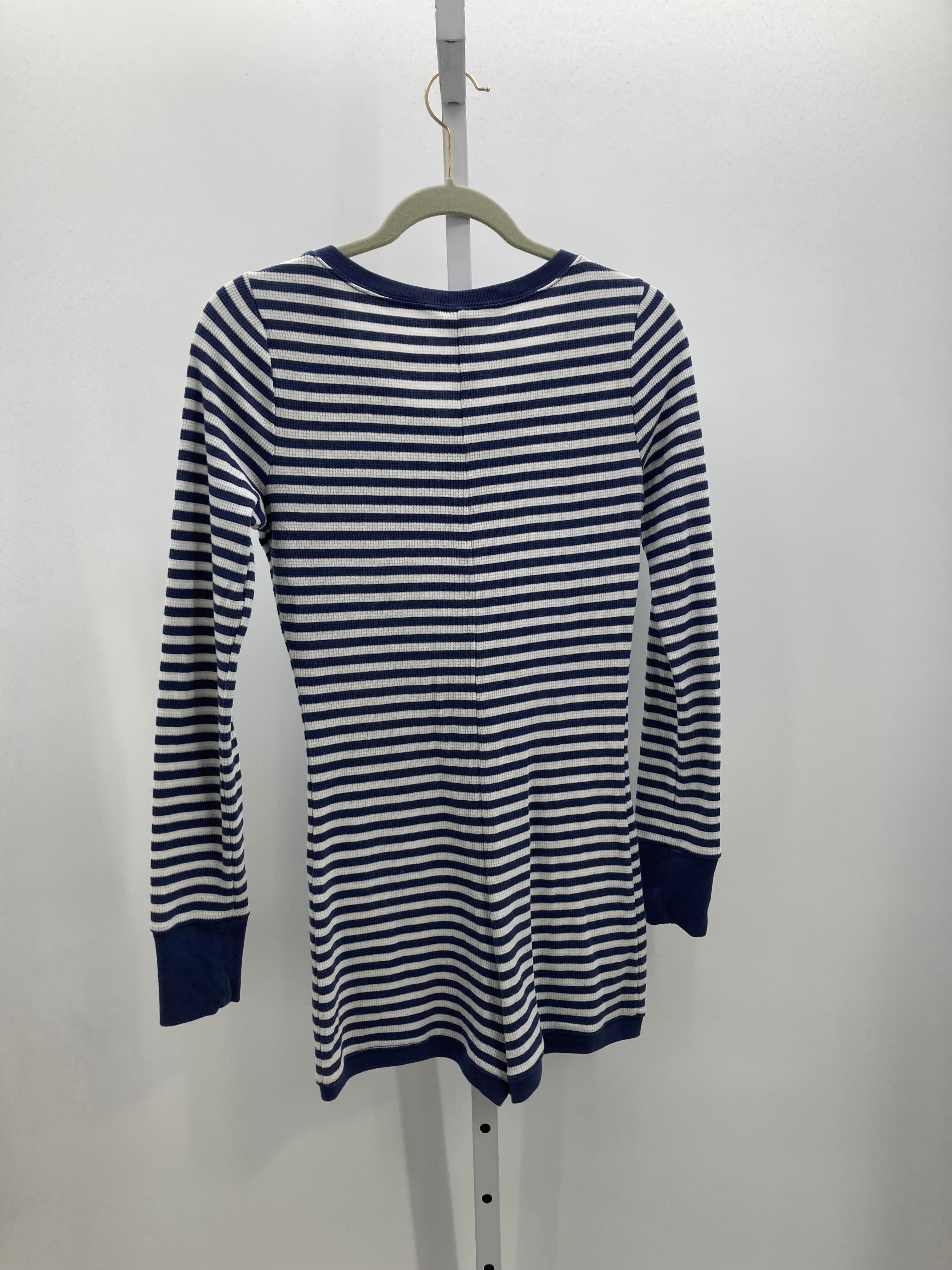 Forever 21 Size Medium Juniors Long Sleeve Shirt
