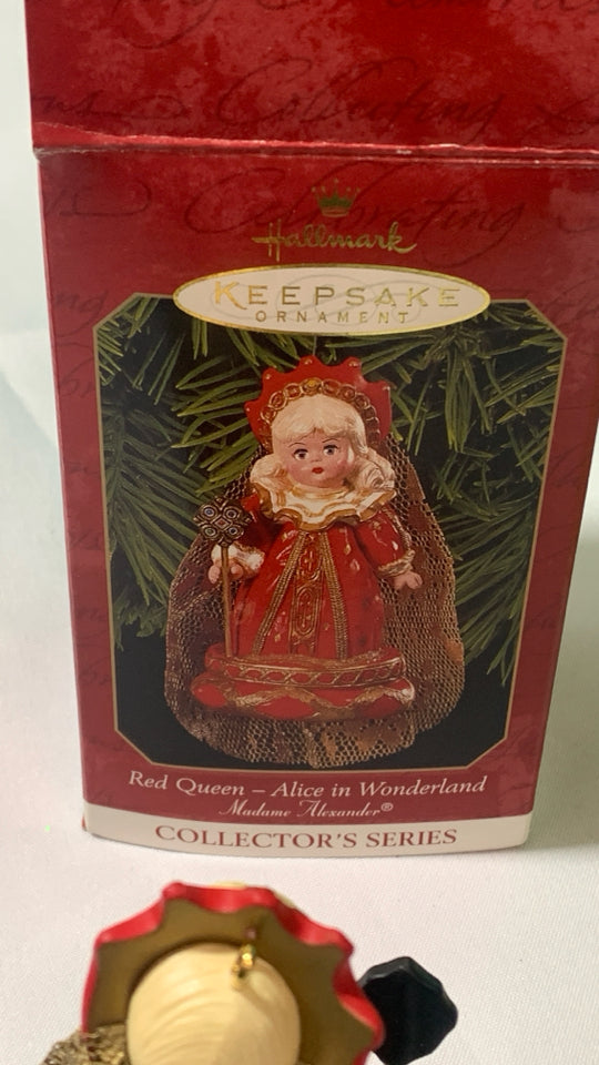HALLMARK RED QUEEN ORNAMENT.