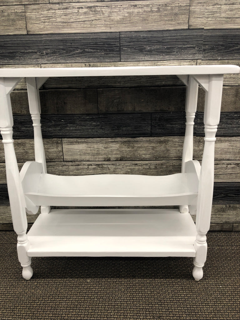 WHITE WOOD PAINTED MAG RACK/SIDE TABLE.