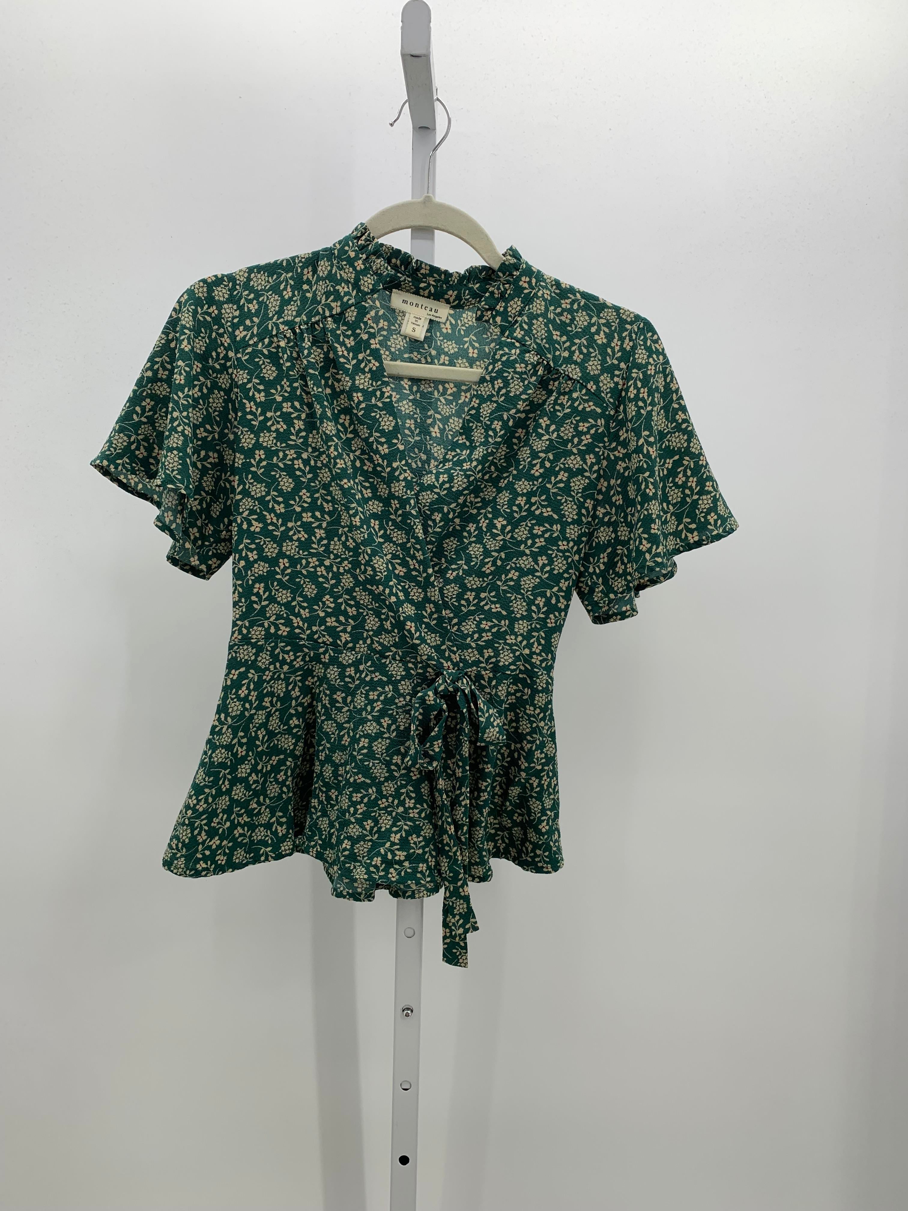 monteau Size Small Juniors Short Sleeve Shirt