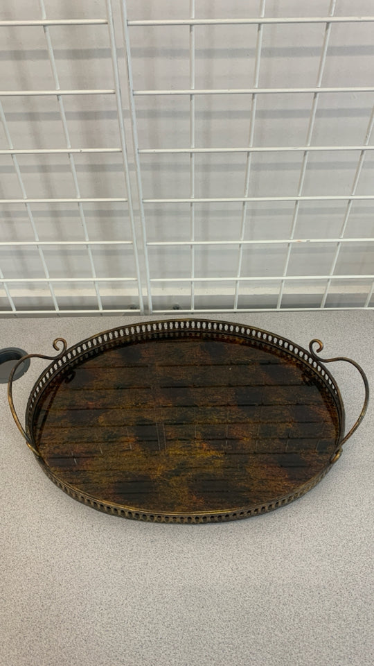 OVAL DISTRESSED METAL TRAY W/RESIN BLACK/BROWN BASE.