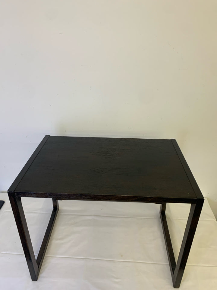 DARK WOOD END TABLE.