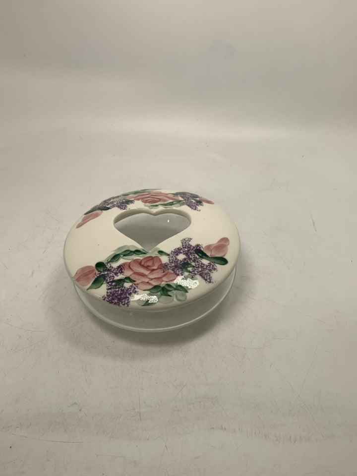 CLEAR GLASS BOTTOM W/ CERAMIC TOP HEART CUT OUT.