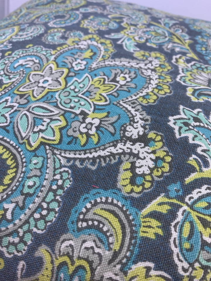 GREEN+ BLUE PAISLEY PATTERN PILLOW.