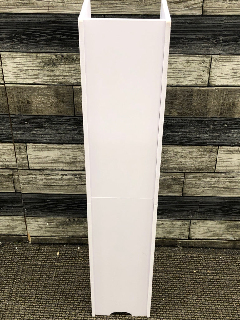 WHITE BATHROOM ORGANIZER.