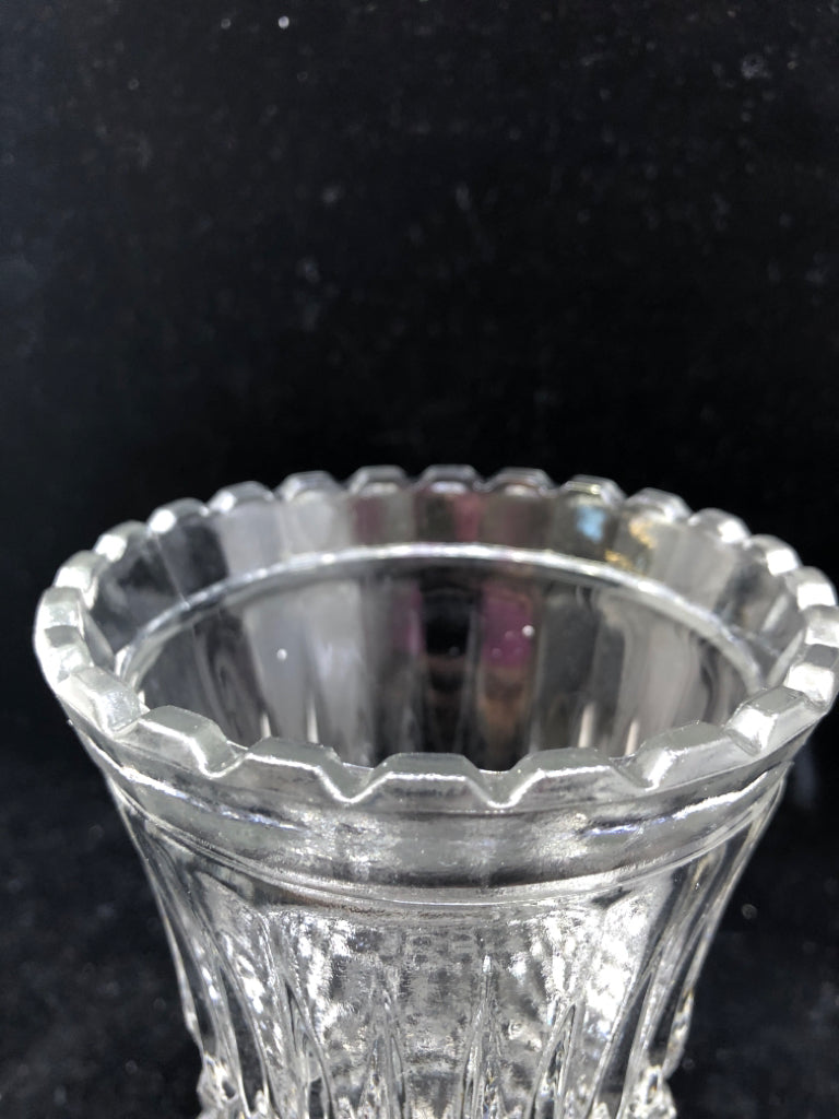 CUT GLASS SCALLOP EDGE VASE.