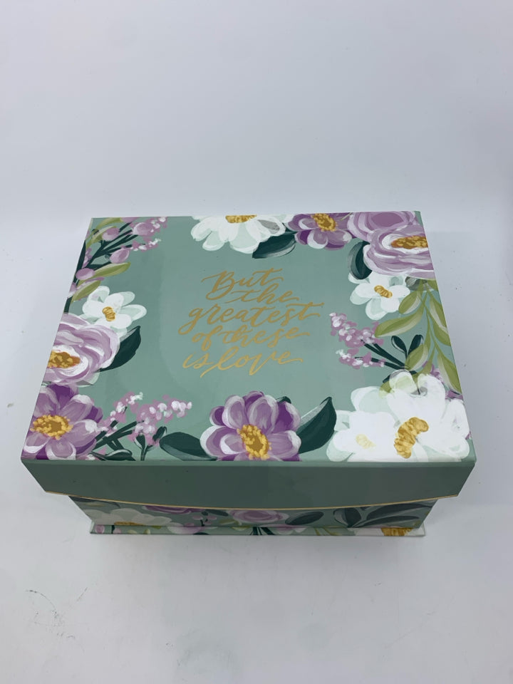 PURPLE FLORAL GIFT BOX.